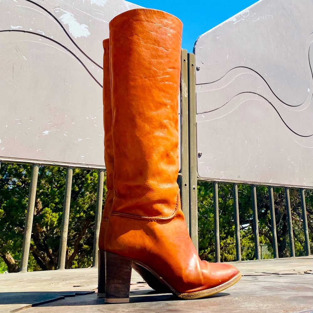 Vero Cuoio Knee High Boots